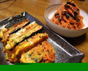 人参と鮭の和えものと卵焼き