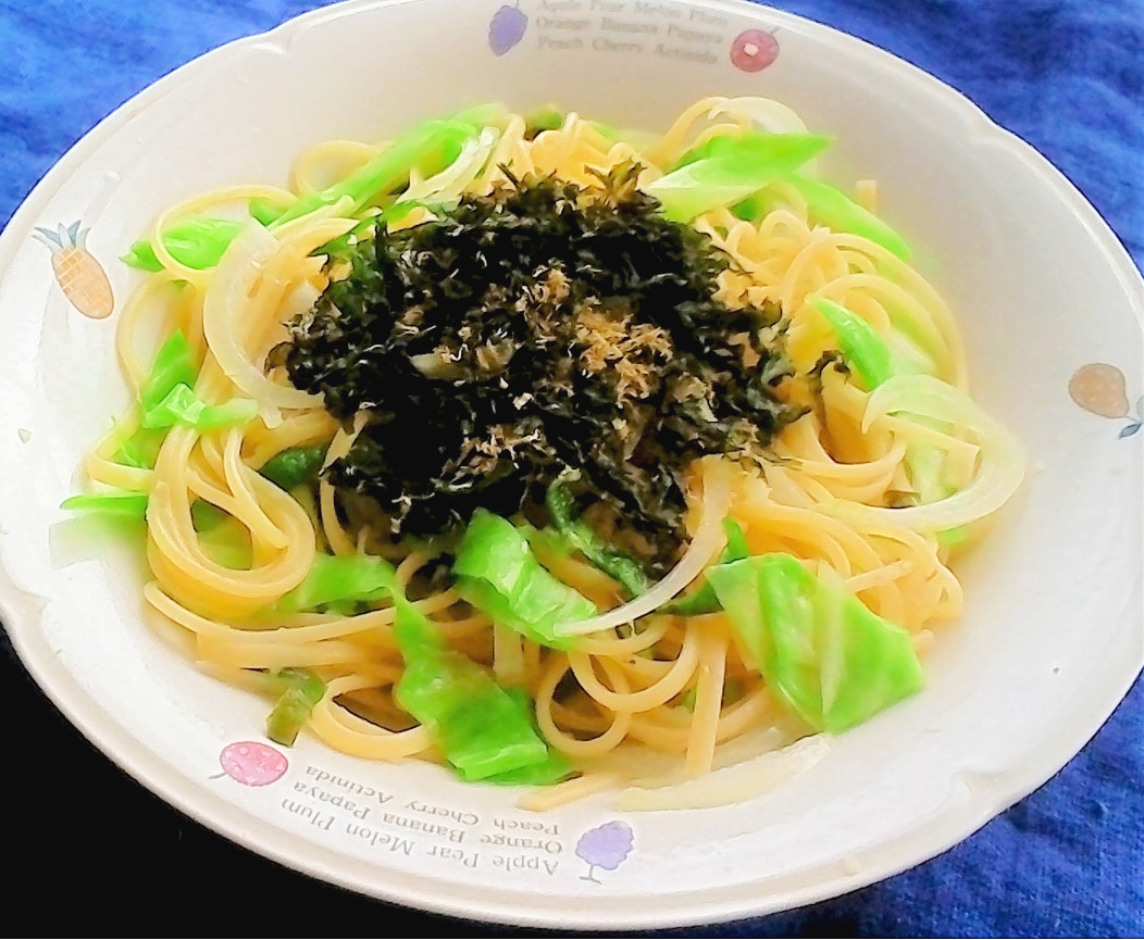 キャベツと焼のりとろろ昆布のペペロンチーノ
